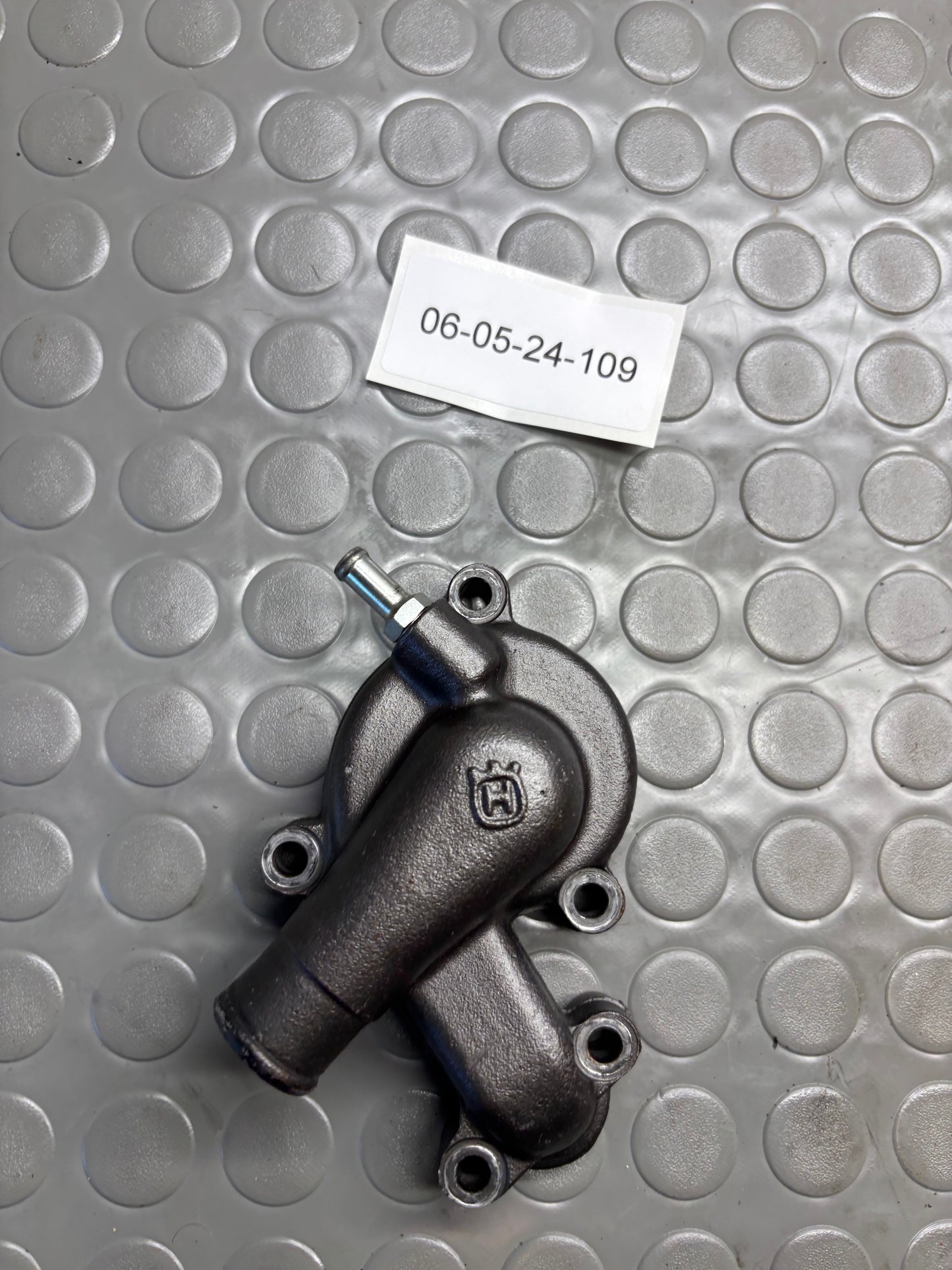 COPERCHIO POMPA ACQUA WATER PUMP HUSQVARNA SM TE 610 05-2009