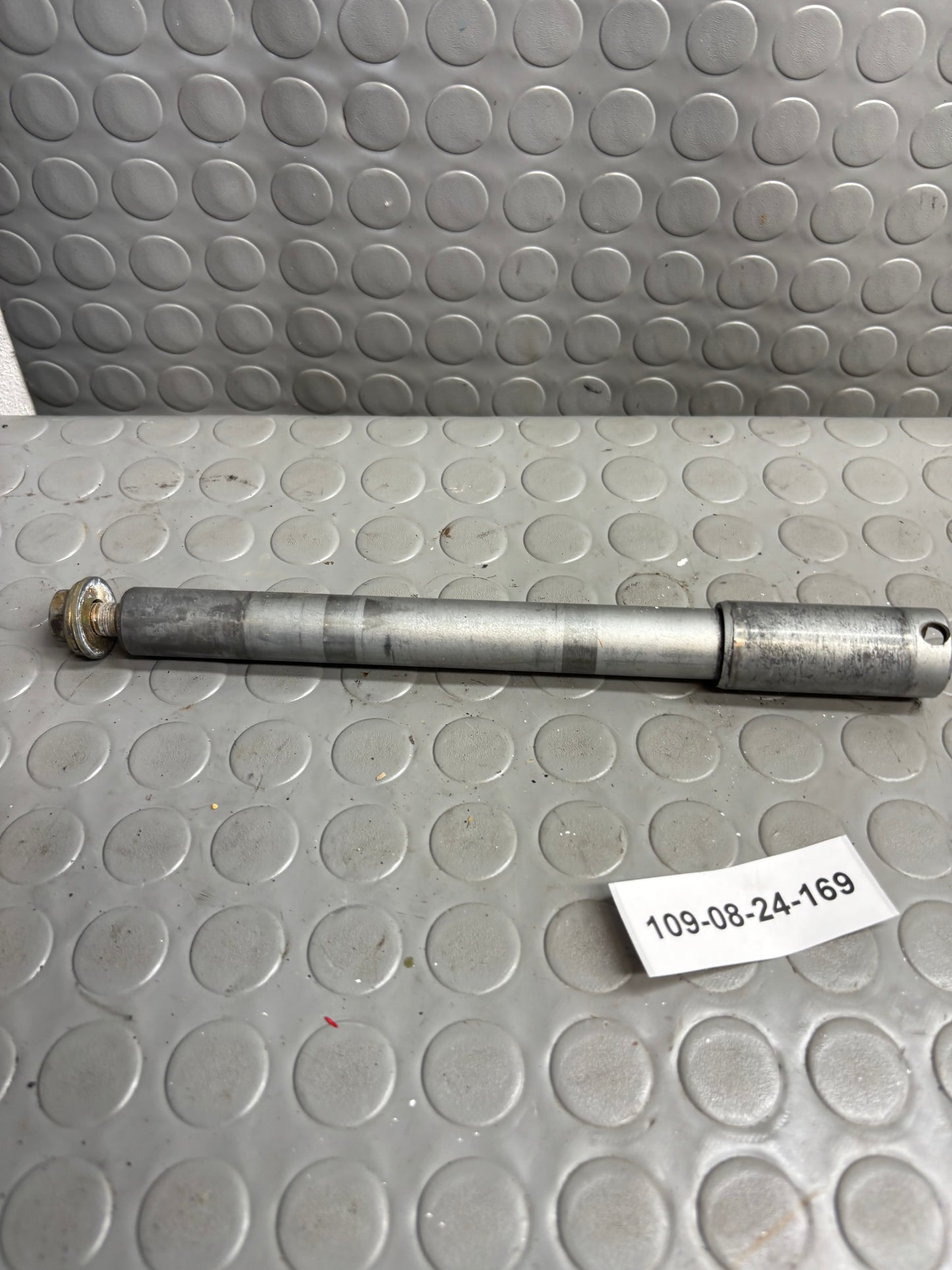 PERNO RUOTA ANTERIORE HUSQVARNA SM WRE 125 1998-2013