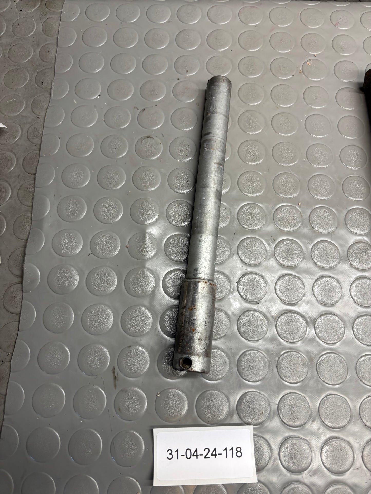 PERNO RUOTA ANTERIORE HUSQVARNA SM WRE 125 1998-2013