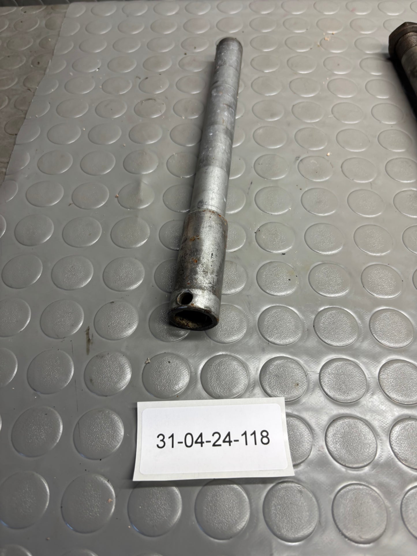 PERNO RUOTA ANTERIORE HUSQVARNA SM WRE 125 1998-2013