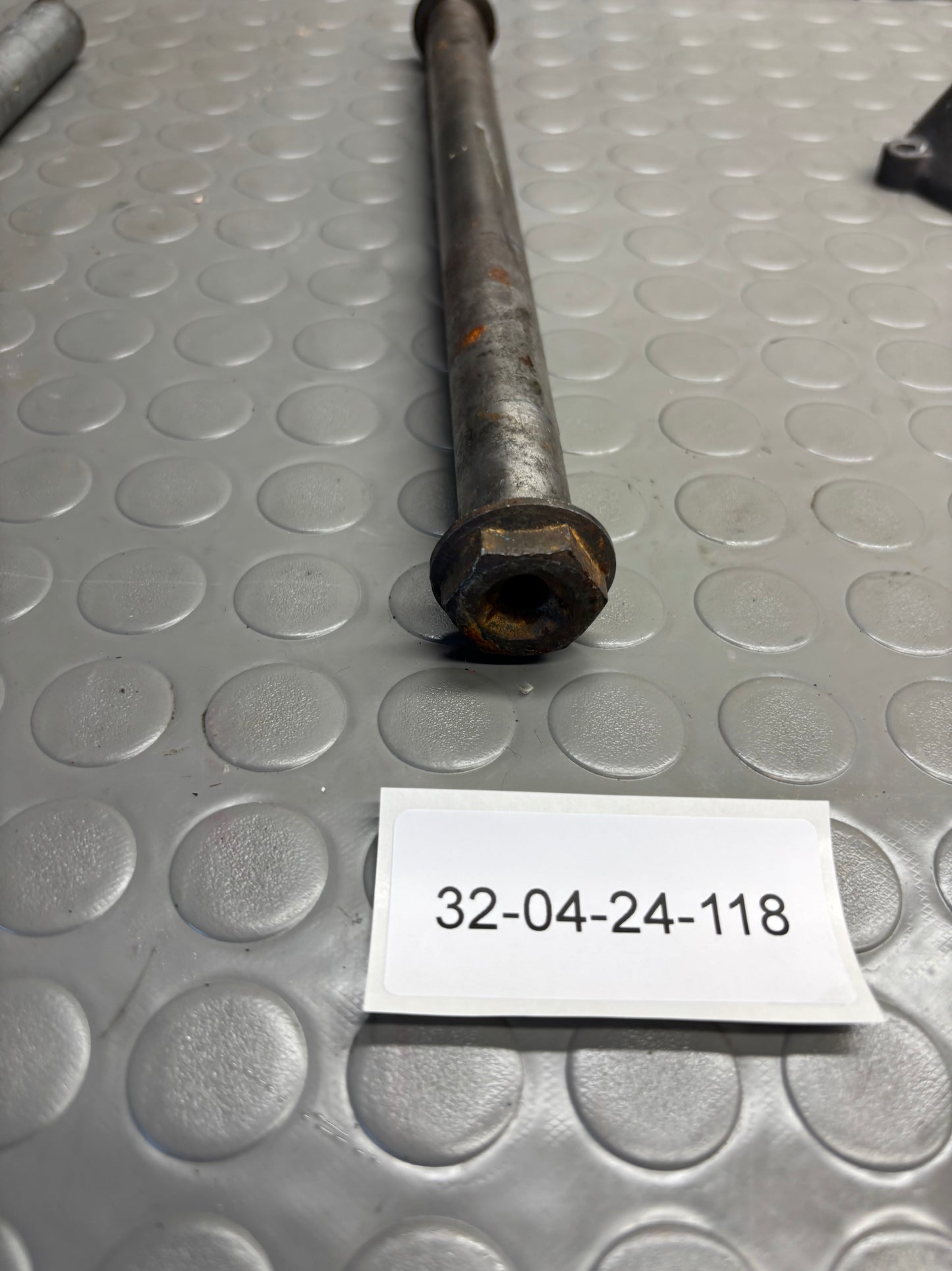 PERNO RUOTA POSTERIORE HUSQVARNA SM WRE 125 1998-2013