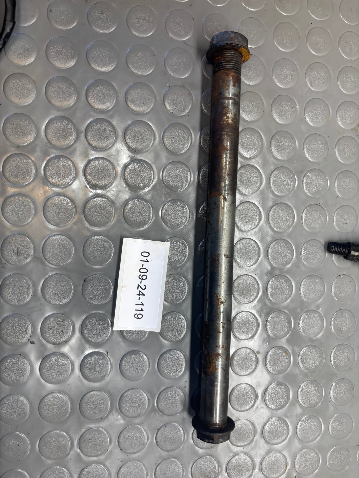 PERNO RUOTA POSTERIORE HUSQVARNA SM WRE 125 1998-2013