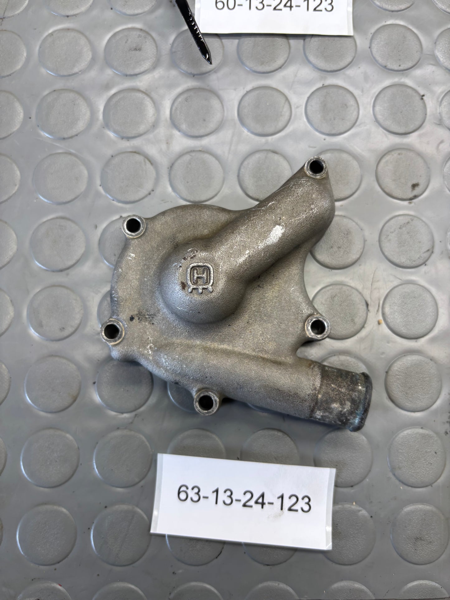 COPERCHIO POMPA ACQUA HUSQVARNA TE TC 250 08-2013