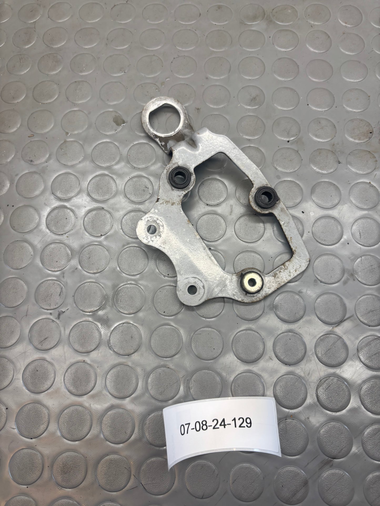 STAFFA SUPPORTO CONTACHILOMETRI HUSQVARNA SM WRE 125 06-2013
