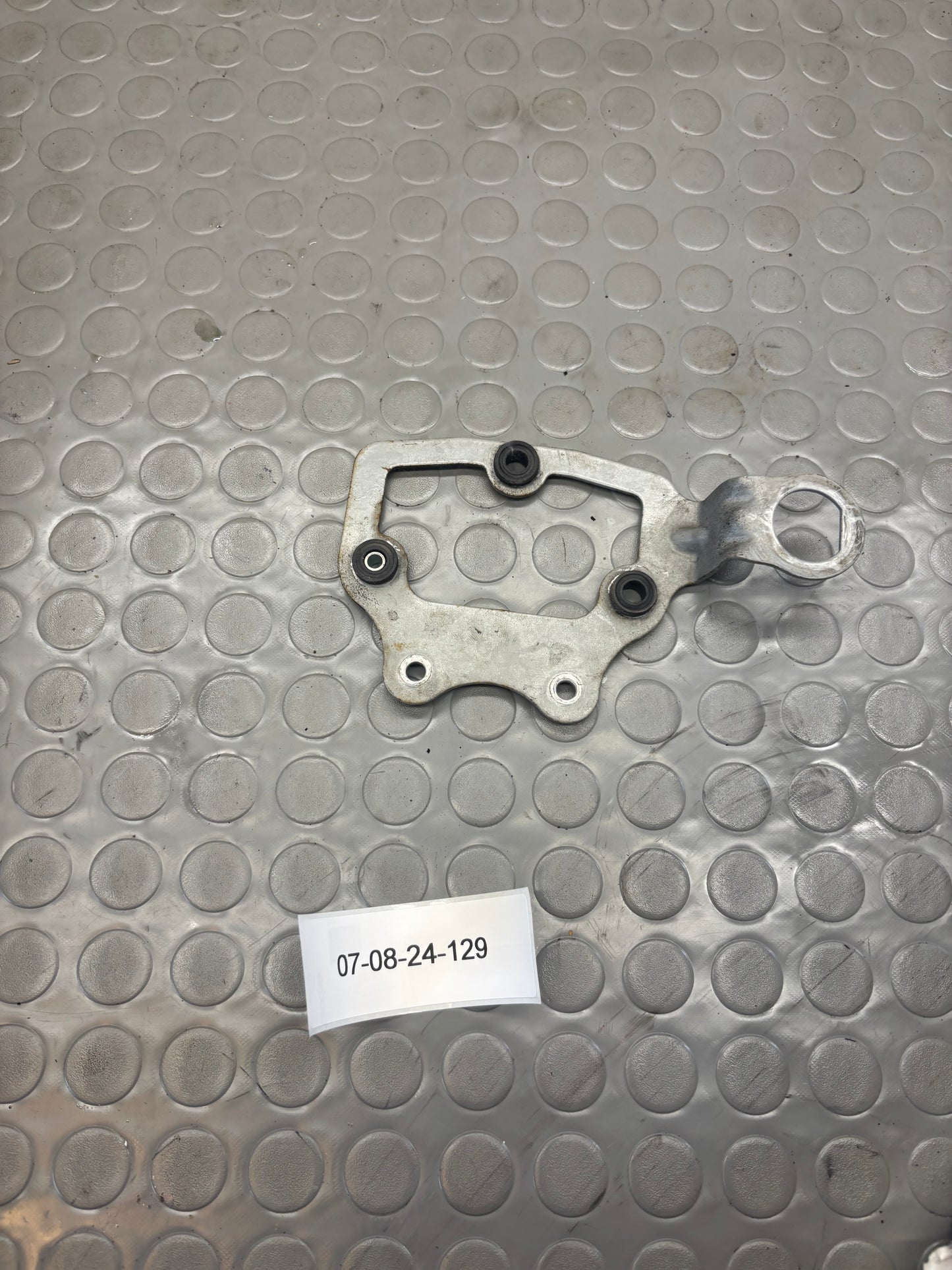 STAFFA SUPPORTO CONTACHILOMETRI HUSQVARNA SM WRE 125 06-2013