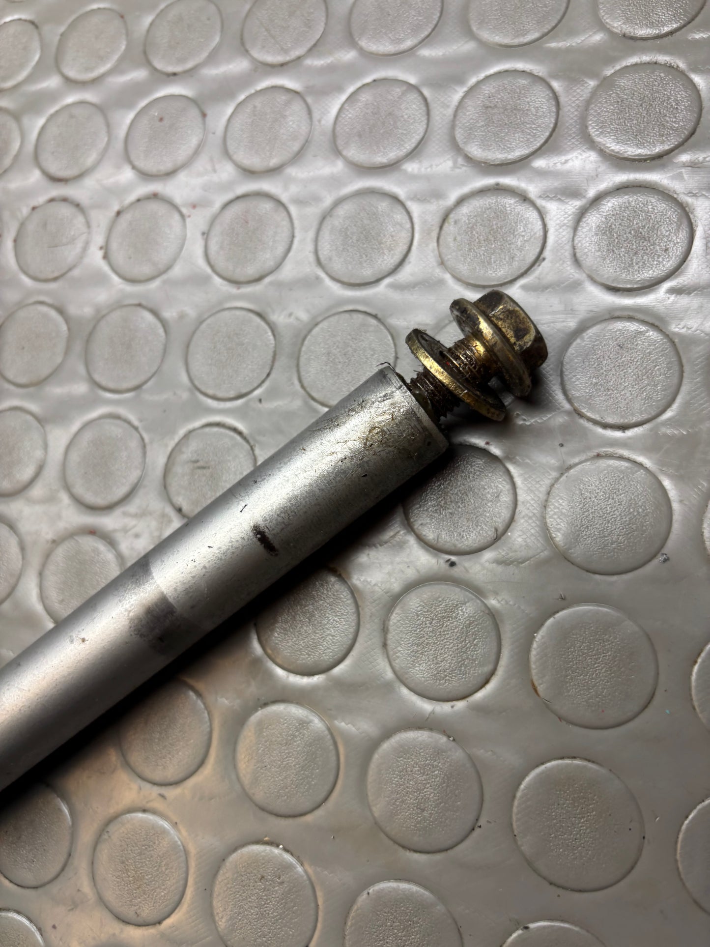 PERNO RUOTA ANTERIORE HUSQVARNA SM WRE 125 1998-2013
