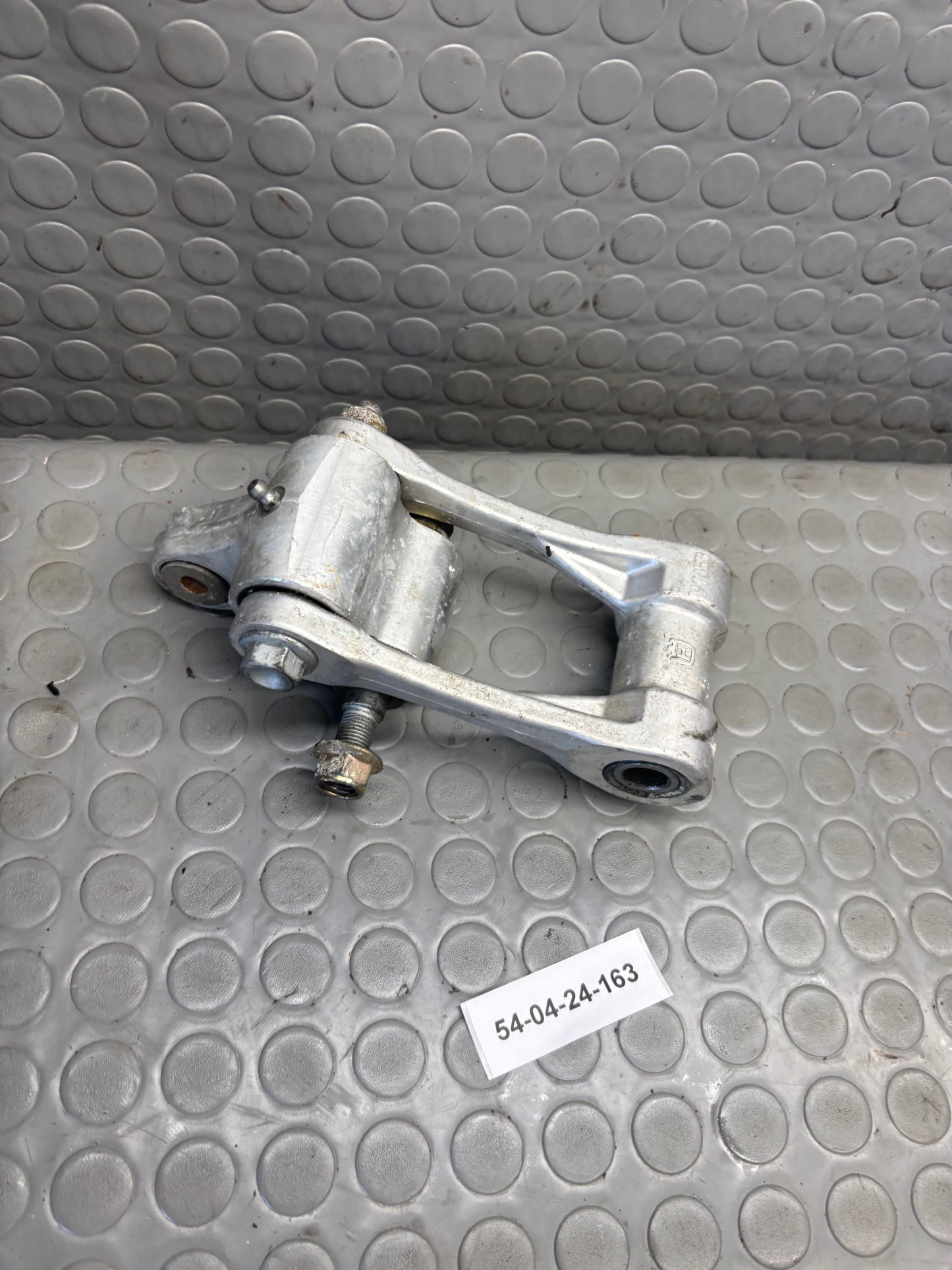 LEVERAGGIO FORCELLONE TELAIO LINK HUSQVARNA SM TE 610 05-2009