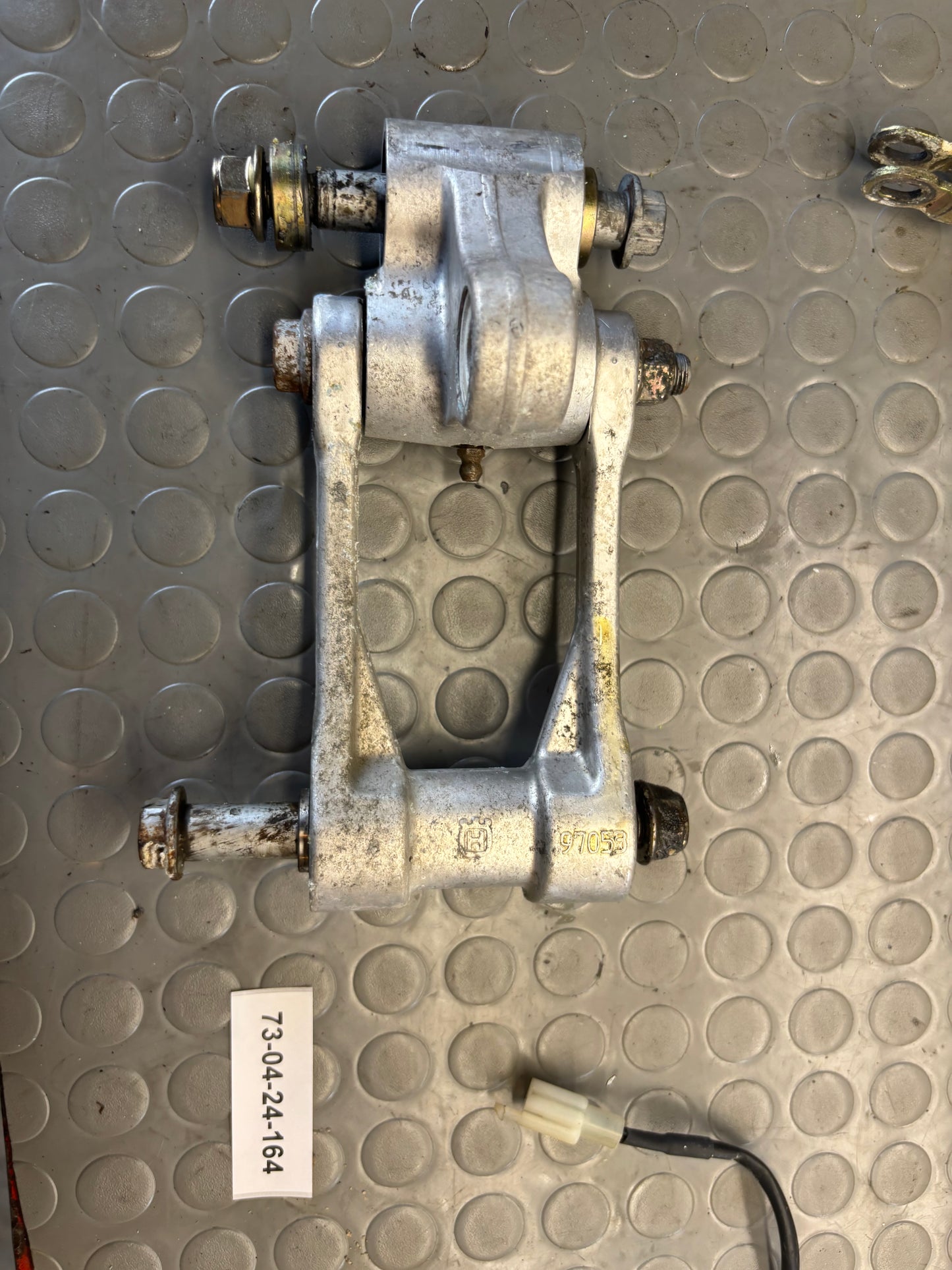 LEVERAGGIO FORCELLONE TELAIO LINK HUSQVARNA SM TE 610 05-2009