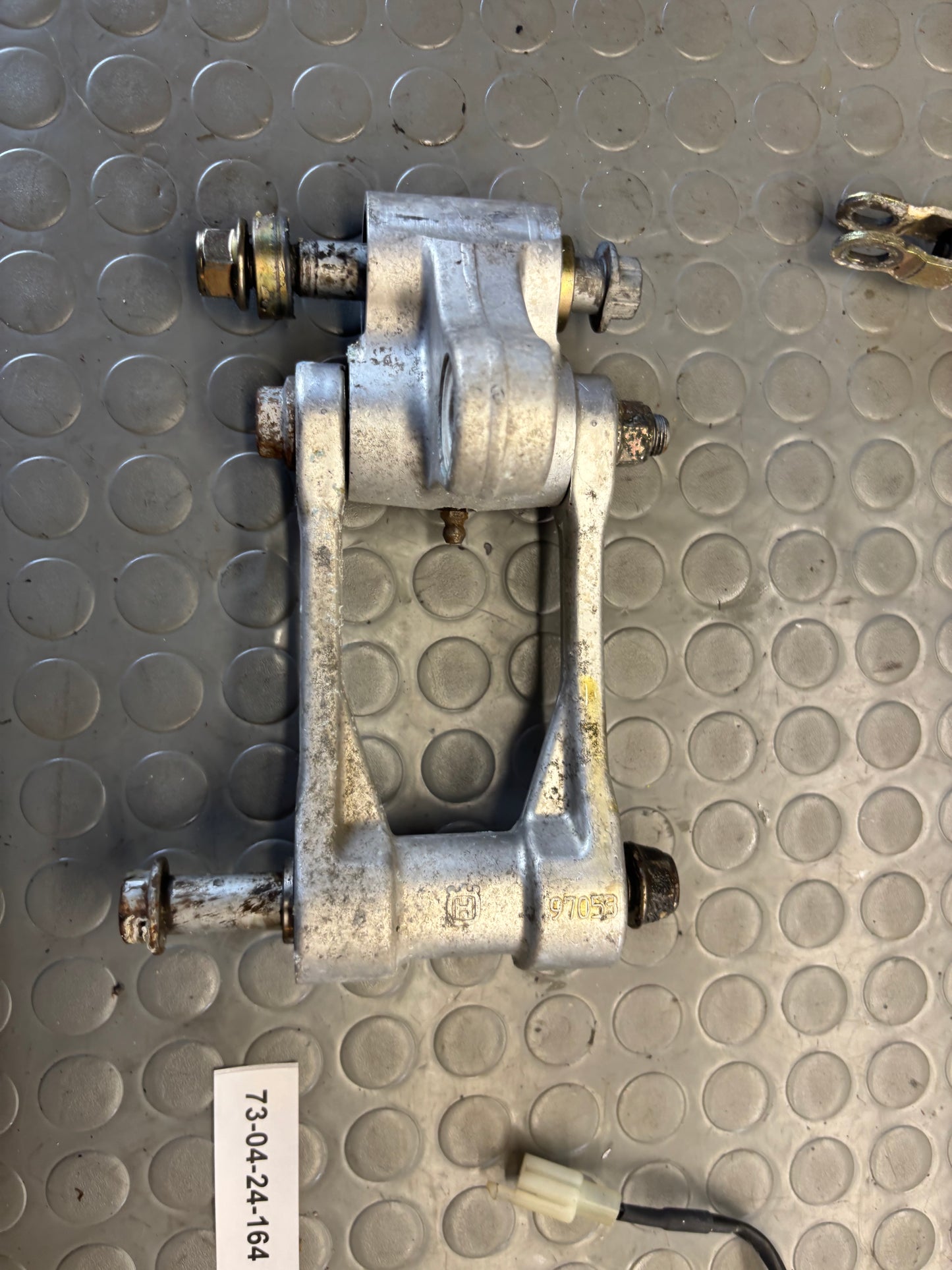 LEVERAGGIO FORCELLONE TELAIO LINK HUSQVARNA SM TE 610 05-2009