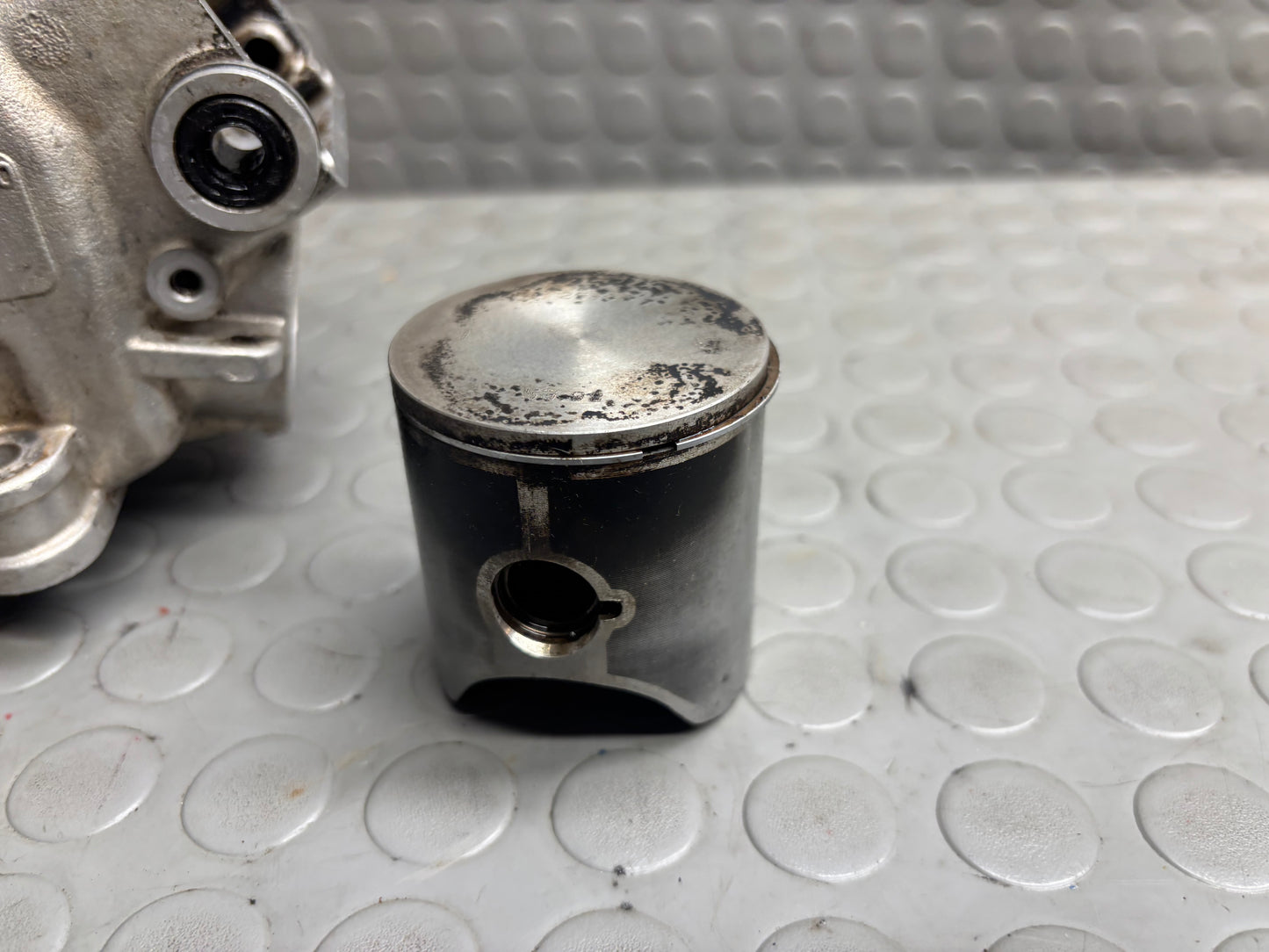 CILINDRO 5 TRAVASI + PISTONE HUSQVARNA WR CR 125 08-2013
