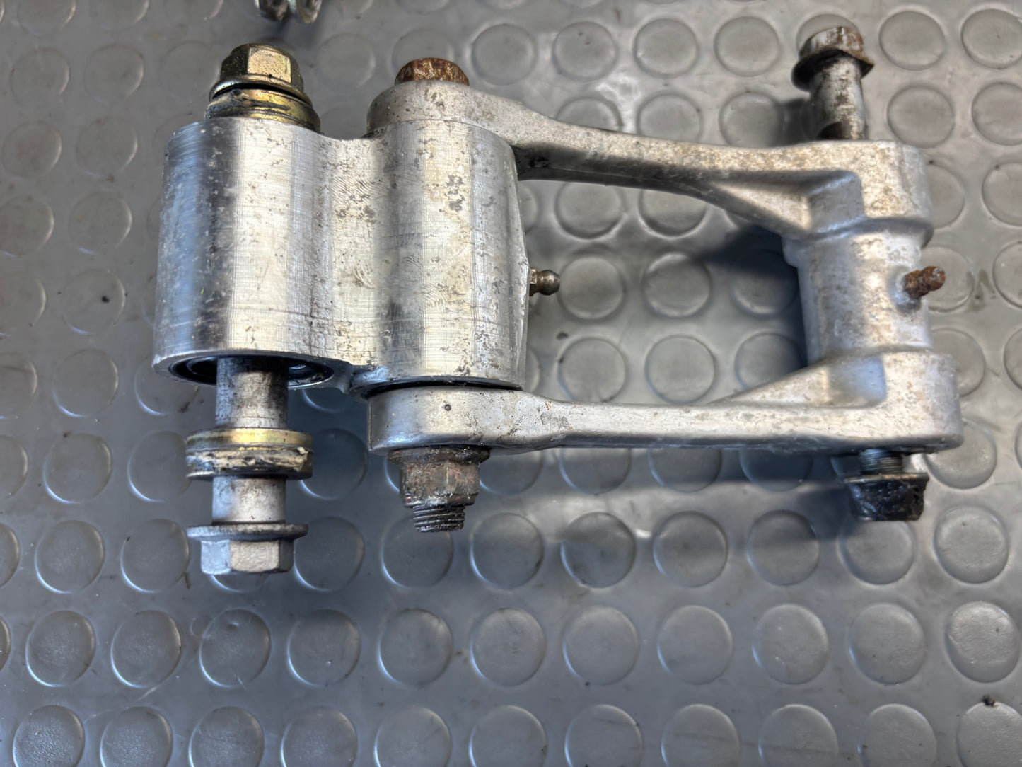 LEVERAGGIO FORCELLONE TELAIO LINK HUSQVARNA SM TE 610 05-2009